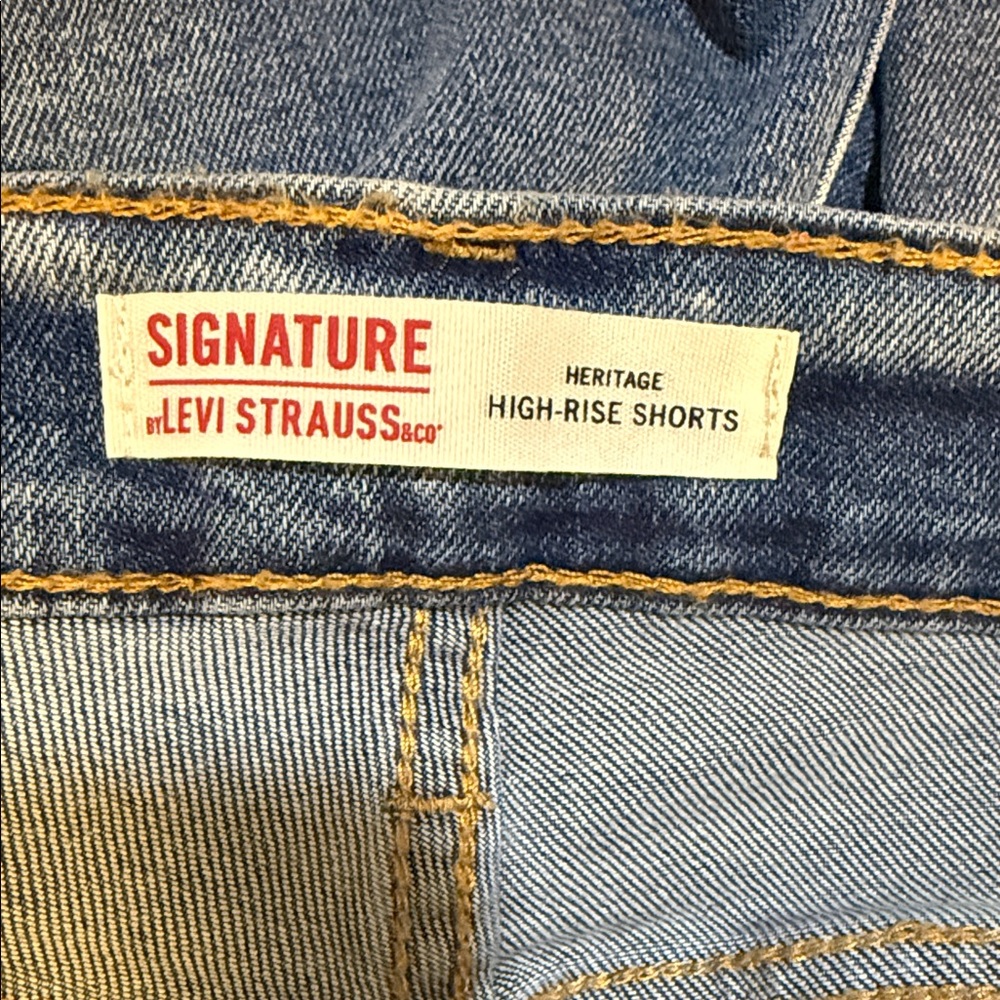 Signature by Levi Strauss Blue Denim Pearl & Rhinestone Heritage Jean Shorts 16 - Picture 5 of 11